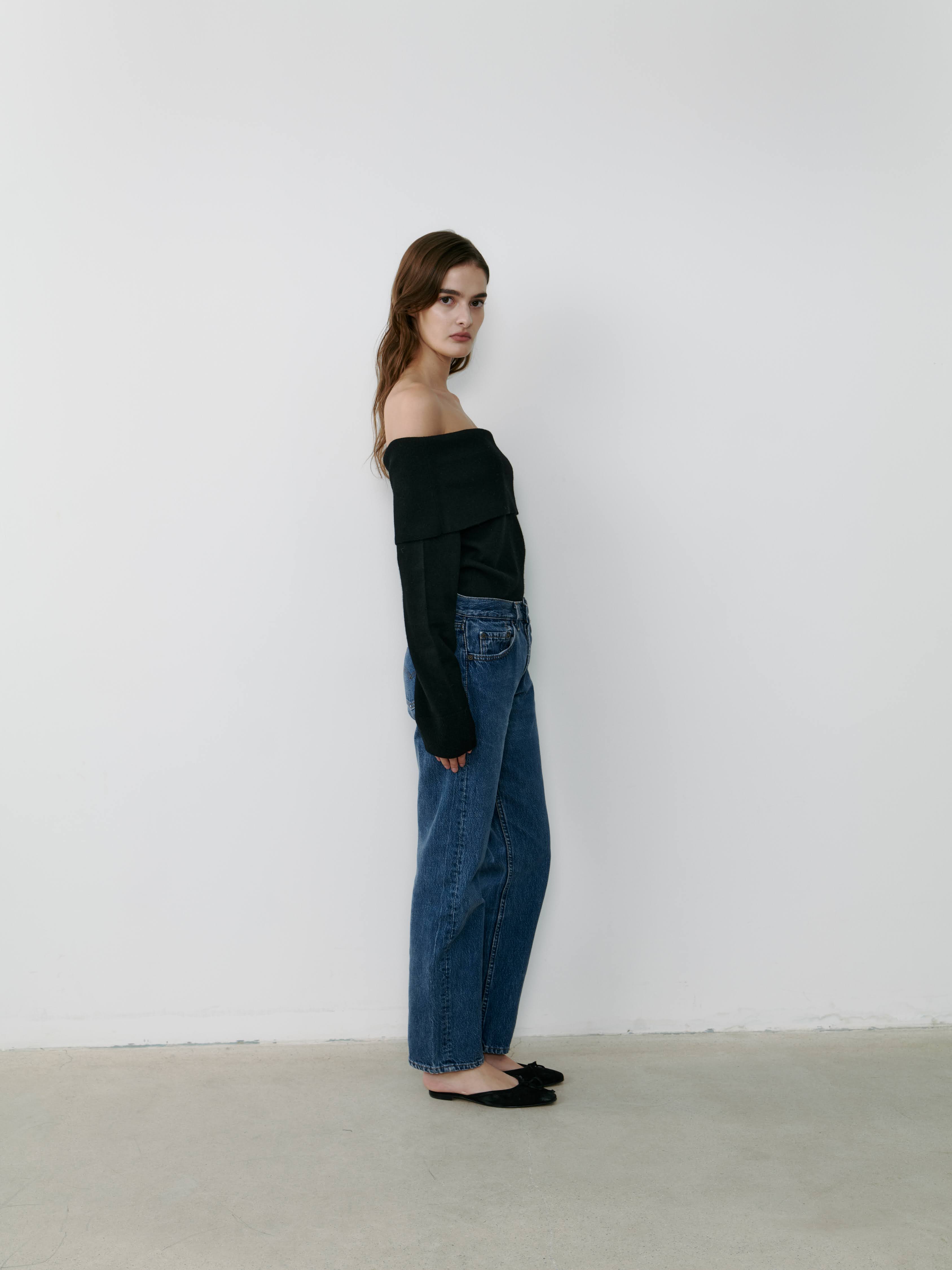 THE CASHMERE OFF SHOULDER - BLACK - Image 4
